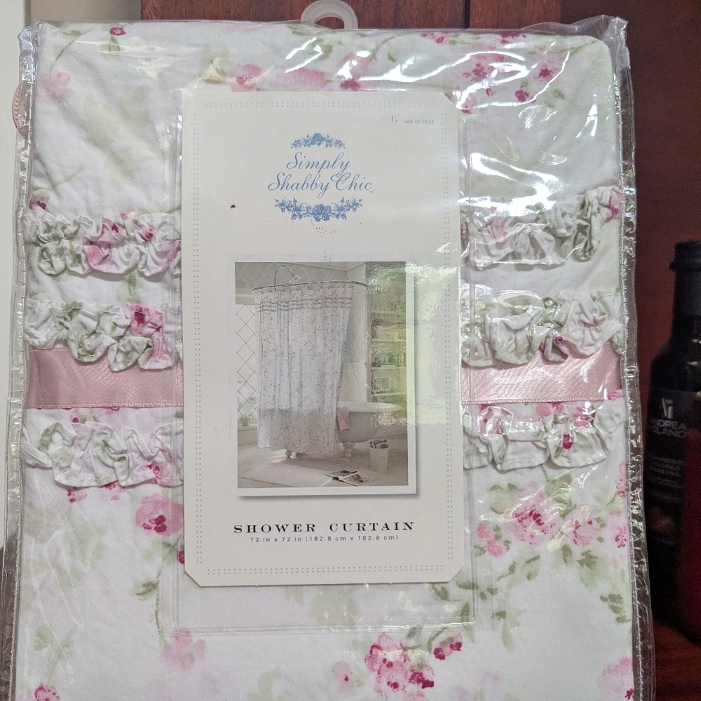 Simply Shabby Chic Rose Ruffle Floral Shower Curtain (NIB)
